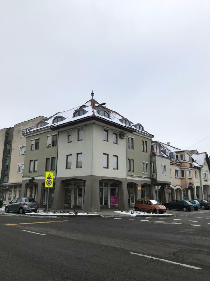 Gabor Pal 1 Apartman 2 Szoba Dunafoldvar المظهر الخارجي الصورة